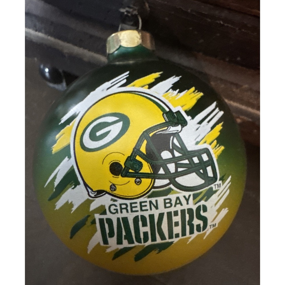 Vintage‎ NFL Green Bay Packers Glass Round Christmas Tree Ornament